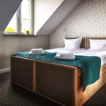 Pawie Oczko 3*