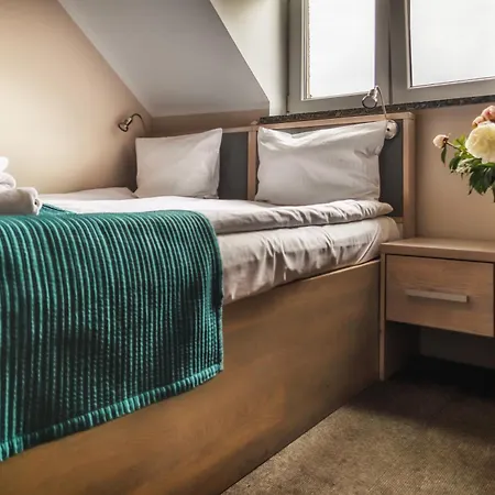 Pawie Oczko Apartahotel Tylice