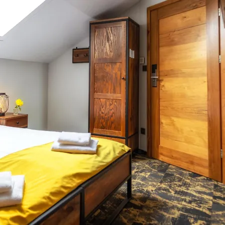 Hotel apartamentowy Pawie Oczko 3*