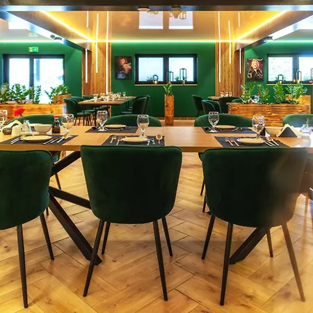 Pawie Oczko Aparthotel Tylice